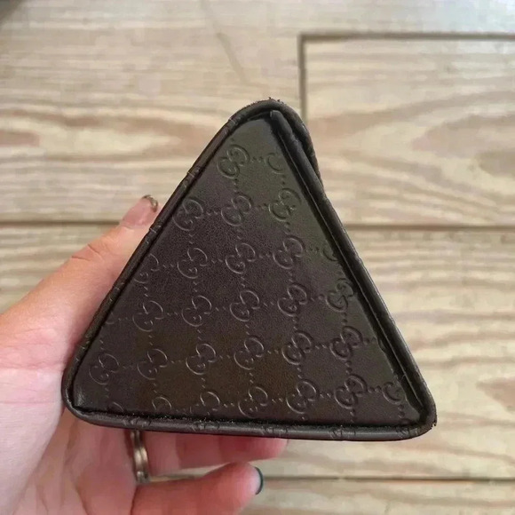 Gucci sunglasses case - Picture 3 of 3